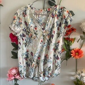 Philosophy White Floral V-Neck Puff Sleeve Blouse